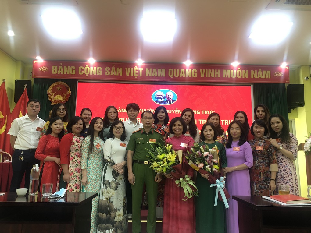 Đại hội chi bộ nhiệm kì 2022 - 2025