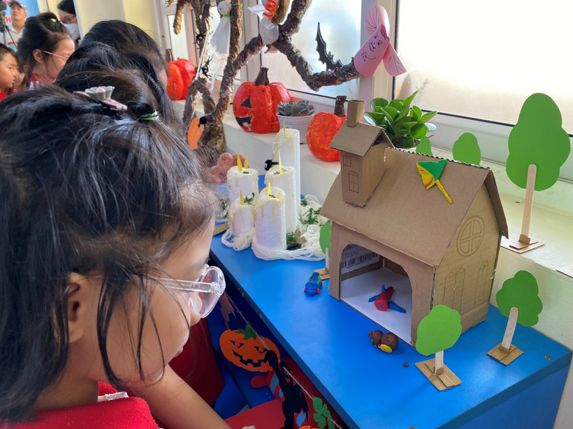 A picture containing person, indoor

Description automatically generated