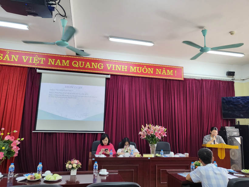 A picture containing indoor, ceiling, curtain, decorated

Description automatically generated