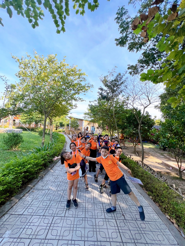 A picture containing tree, outdoor, ground, sky

Description automatically generated