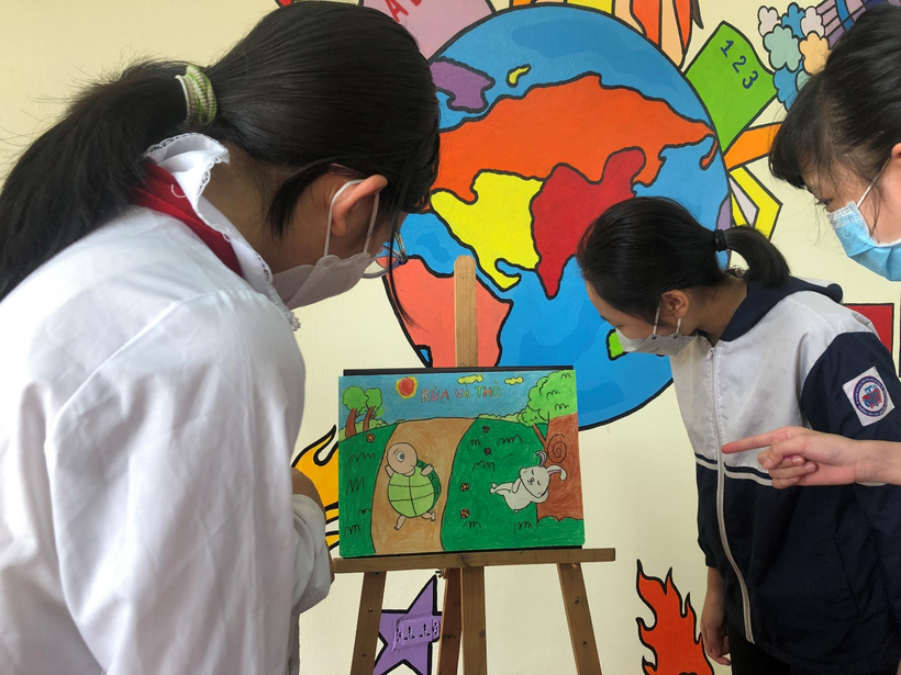 A picture containing text, person
Description automatically generated