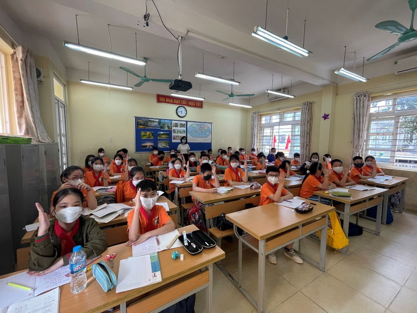 A classroom full of students

Description automatically generated with low confidence