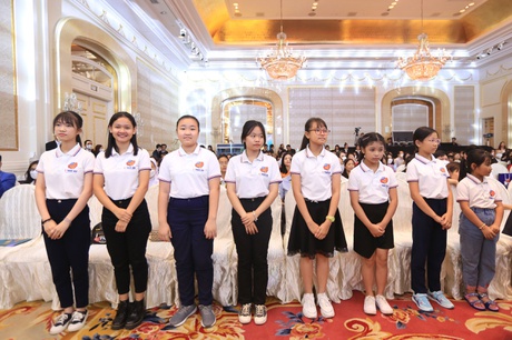 A group of women in white shirts

Description automatically generated with low confidence