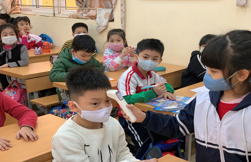 A group of children in a classroom

Description automatically generated with medium confidence