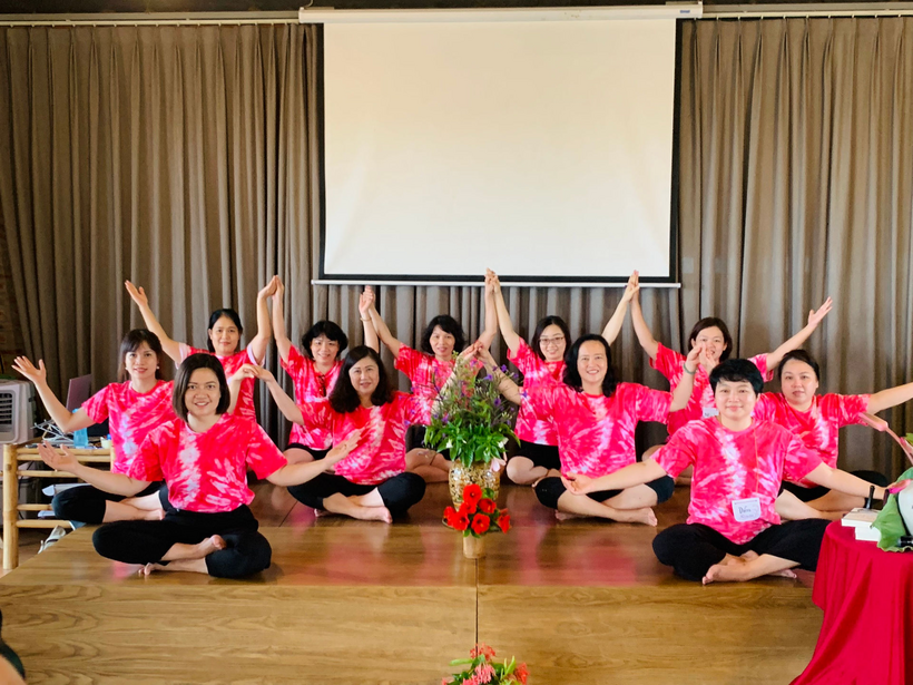 A picture containing floor, person, indoor, dancer

Description automatically generated