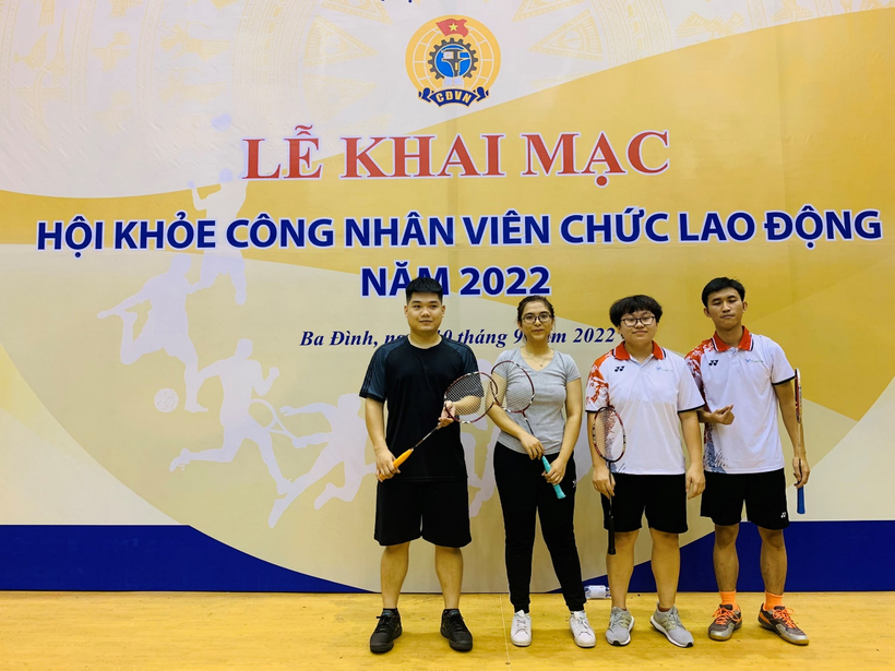 A group of boys posing for a picture

Description automatically generated with medium confidence