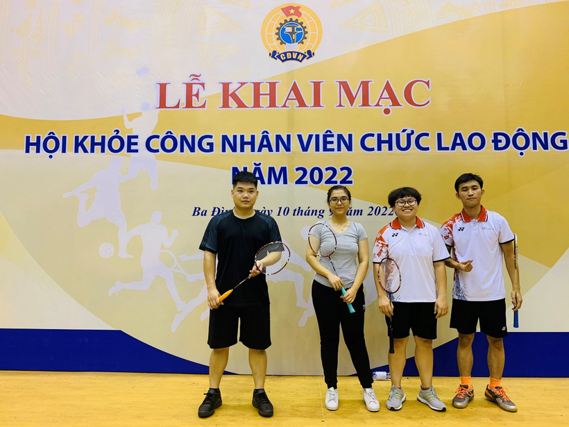 A group of boys posing for a picture

Description automatically generated with medium confidence