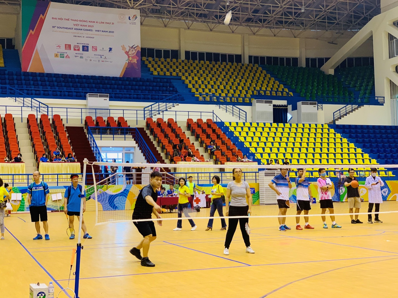 A group of people playing volleyball

Description automatically generated with medium confidence