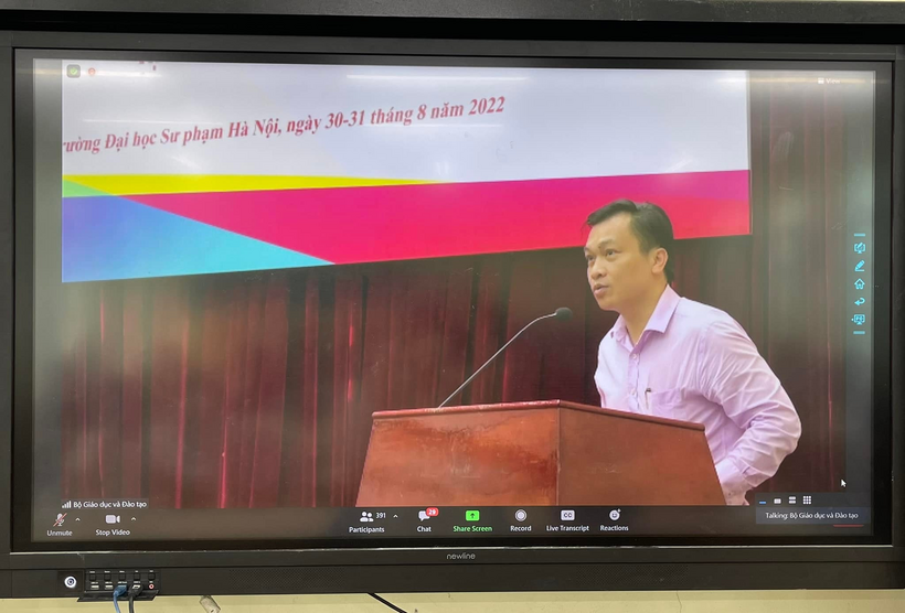 A picture containing text, electronics, monitor, television

Description automatically generated