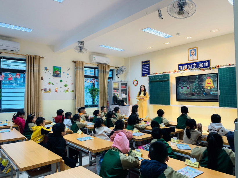 A picture containing text, indoor, table, wall

Description automatically generated