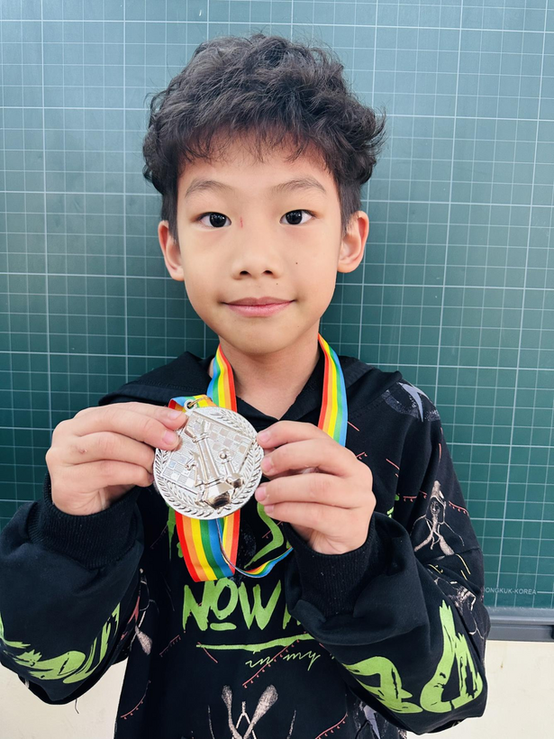 z4145247757301_60ca45399ddefa4f514cc033325724d2