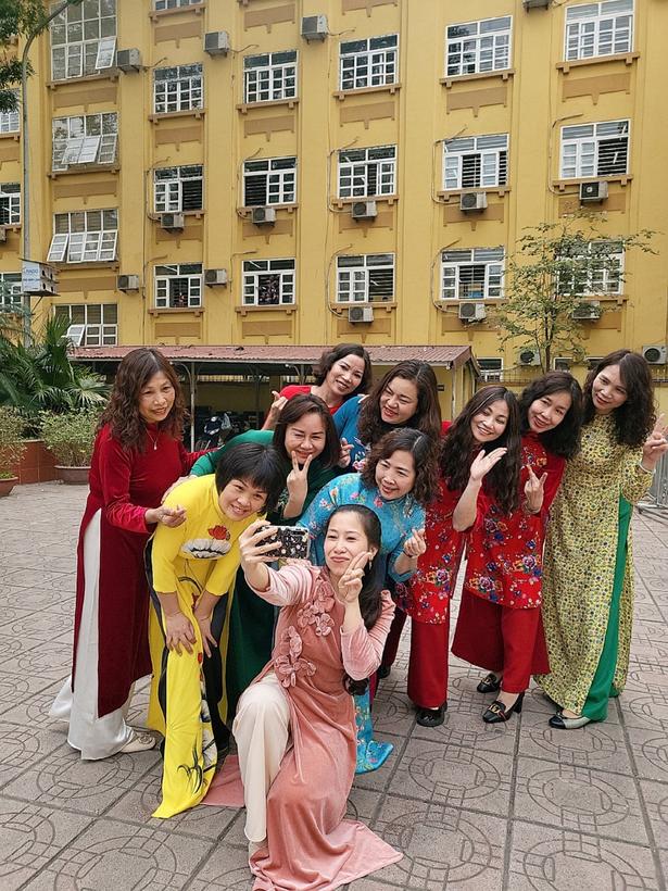 A group of people in clothing

Description automatically generated with low confidence