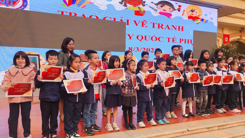 C:\Users\Ly Ngoc\AppData\Local\Microsoft\Windows\INetCache\Content.Word\z4160748075749_299f8848cc9a404d3b815e9b5fbf72a0.jpg