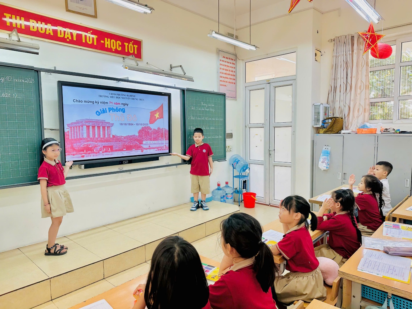 A group of children in a classroom
AI-generated content may be incorrect.