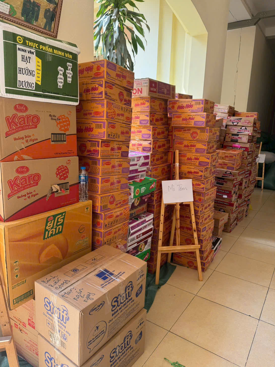 A large stack of boxes
AI-generated content may be incorrect.