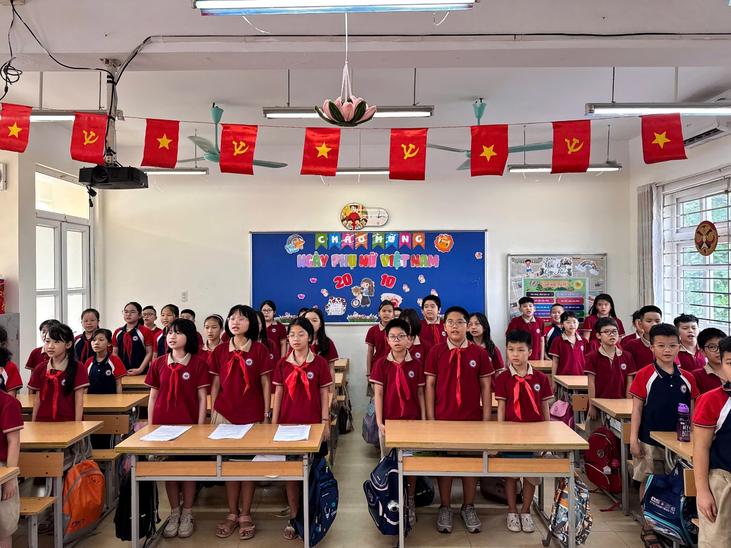 A group of students in a classroom

AI-generated content may be incorrect.