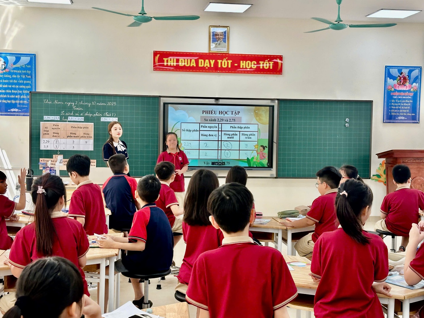 A group of children in a classroom
AI-generated content may be incorrect.