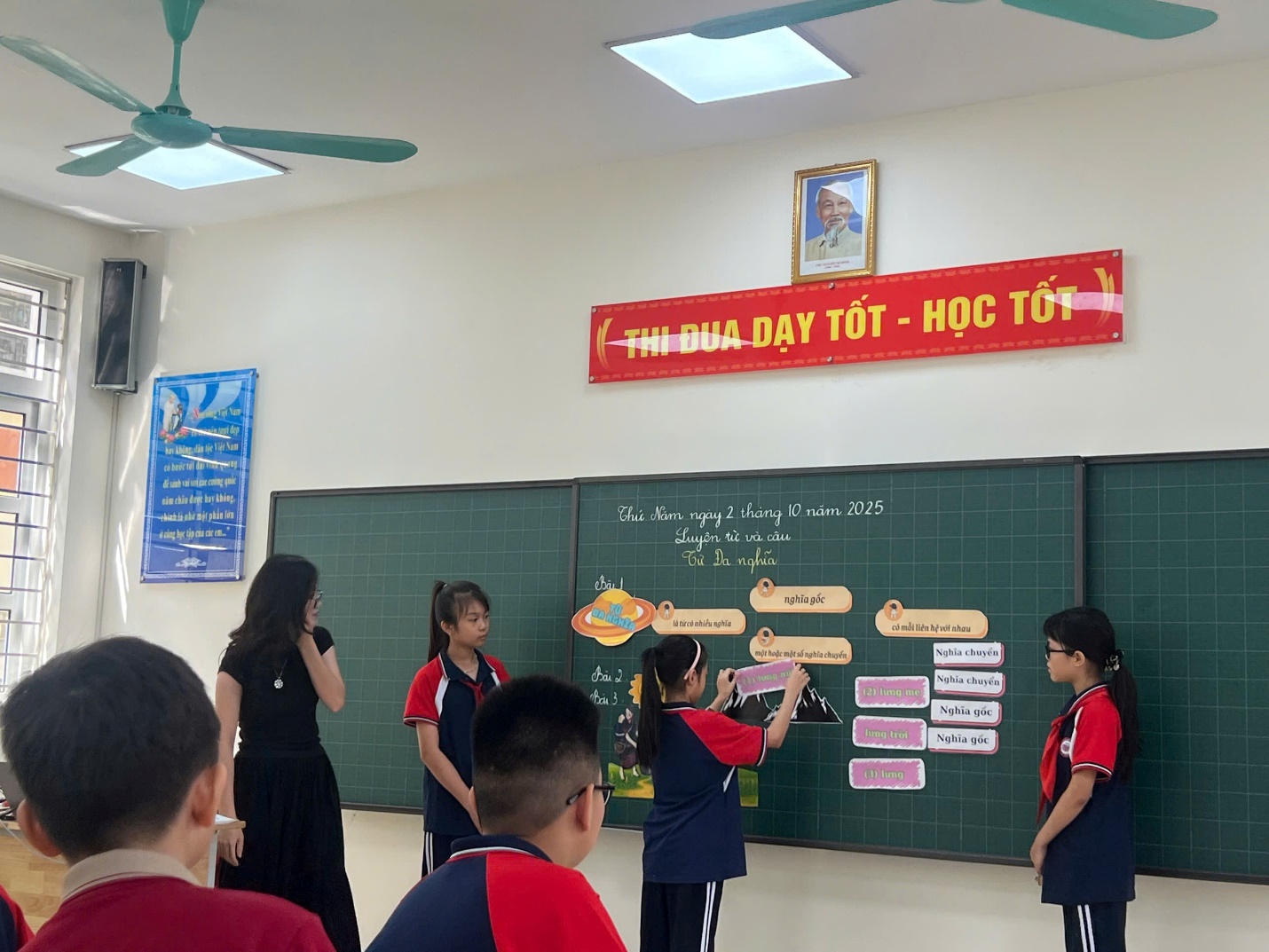 A group of children in a classroom
AI-generated content may be incorrect.