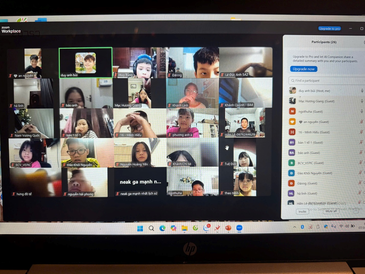 A computer screen with many images of people
AI-generated content may be incorrect.