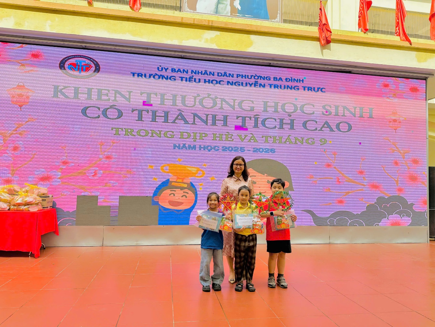 A group of children posing for a photo

AI-generated content may be incorrect.