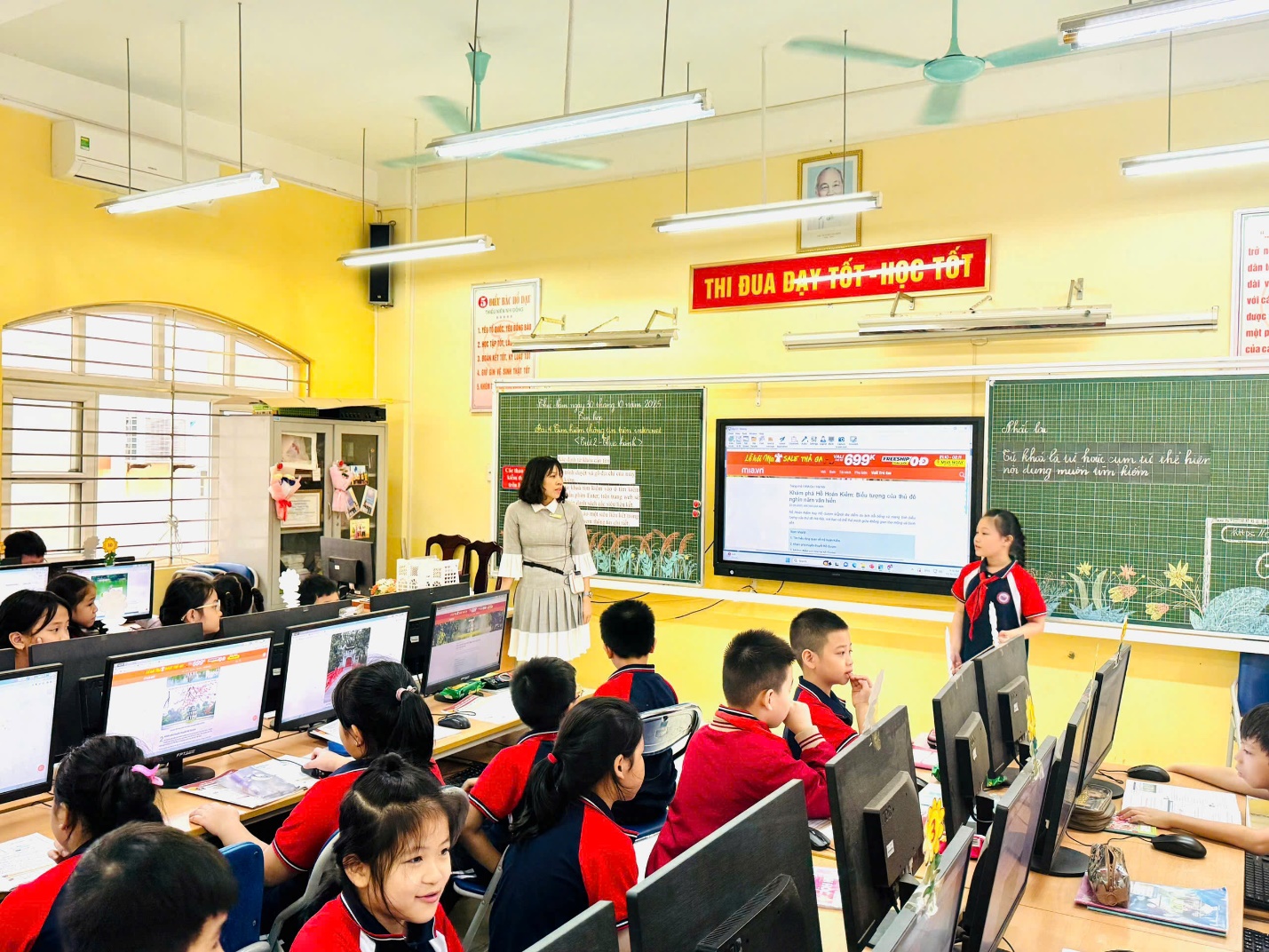 A group of children in a classroom

AI-generated content may be incorrect.