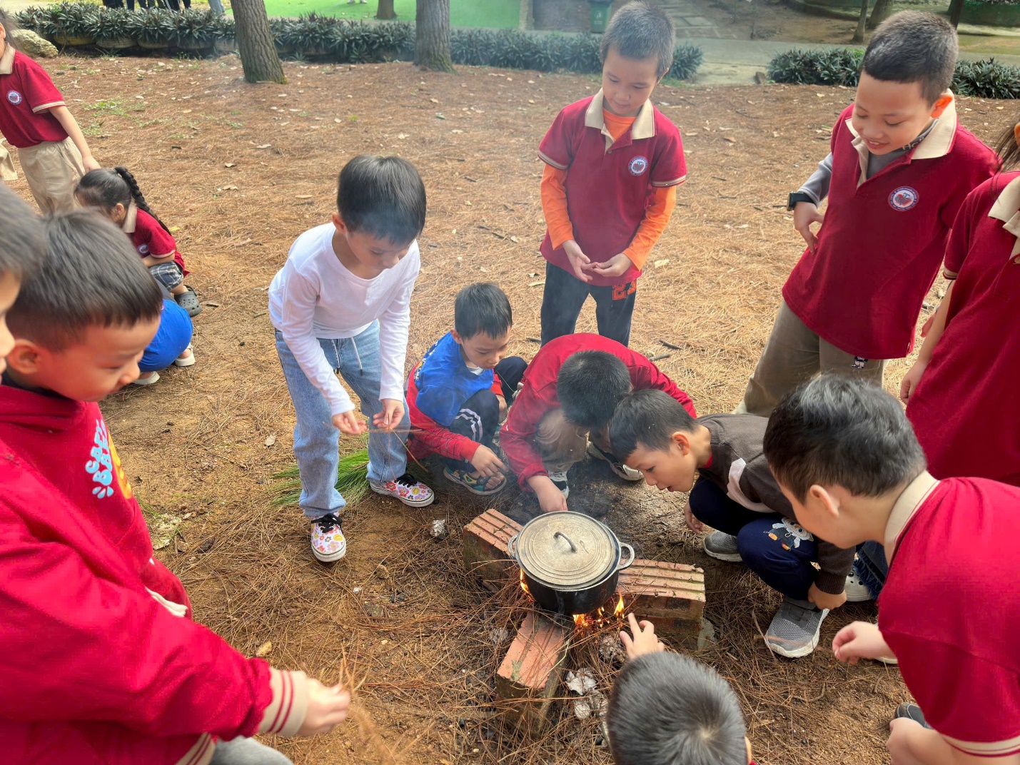 A group of children around a fire

AI-generated content may be incorrect.