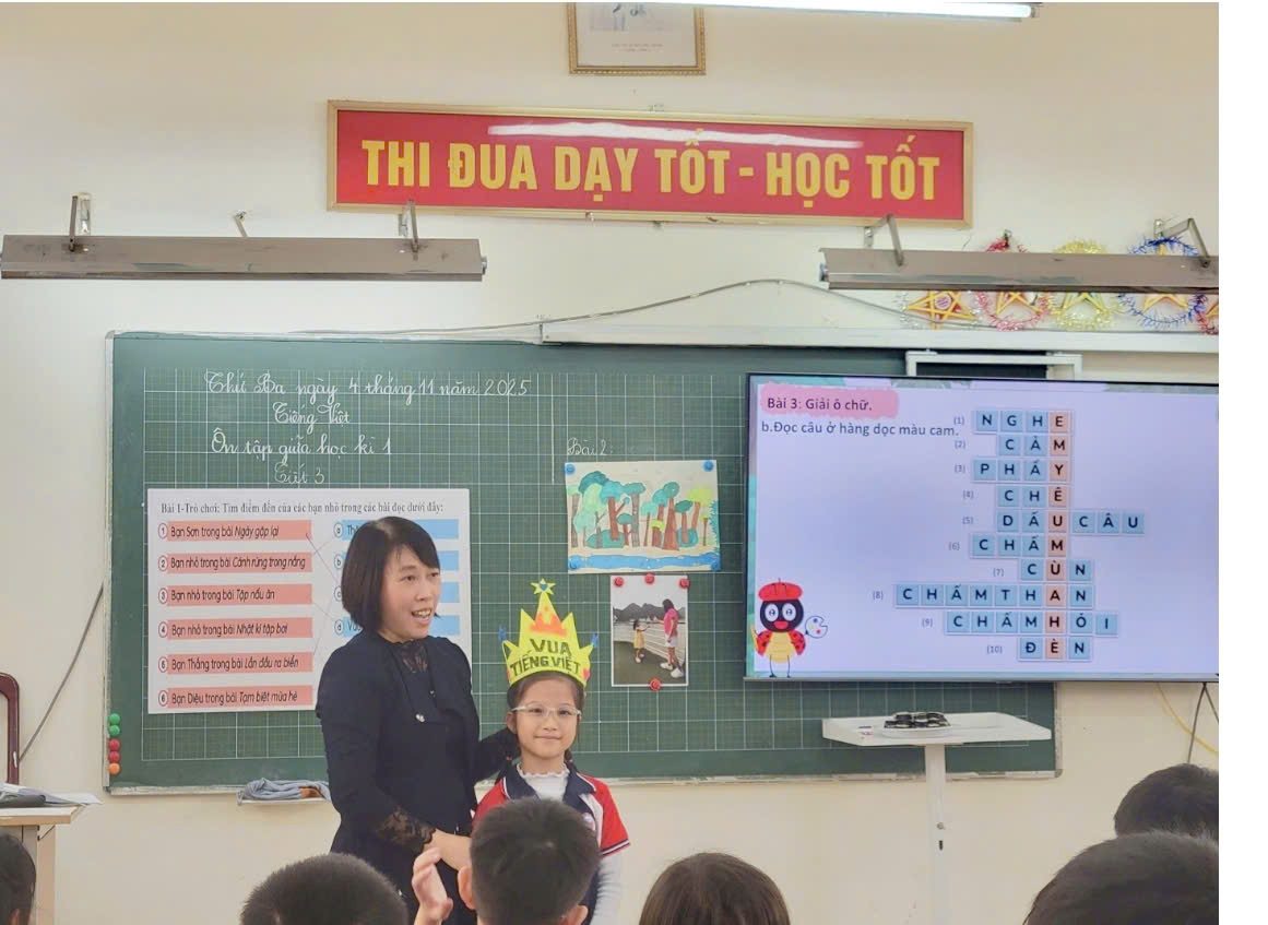 A person standing in front of a classroom with a child
AI-generated content may be incorrect.