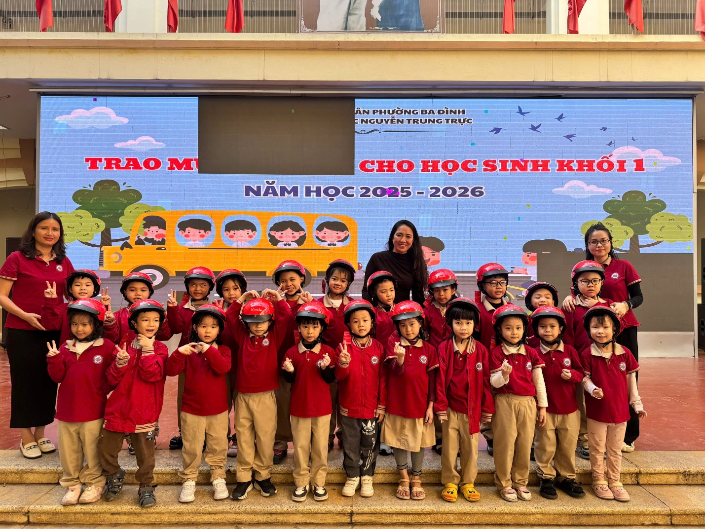 A group of children in uniform

AI-generated content may be incorrect.