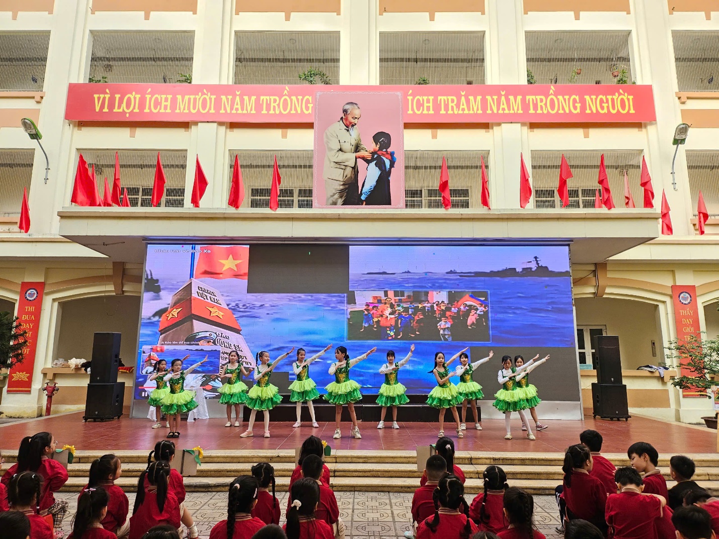 A group of people performing on a stage

AI-generated content may be incorrect.