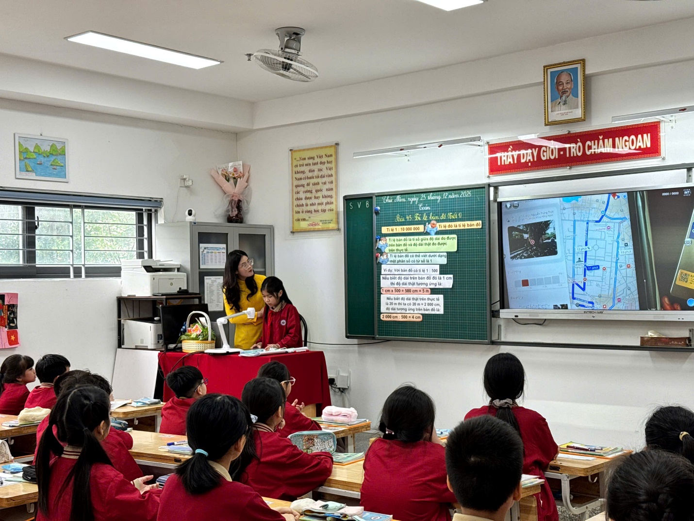 A group of children in a classroom

AI-generated content may be incorrect.