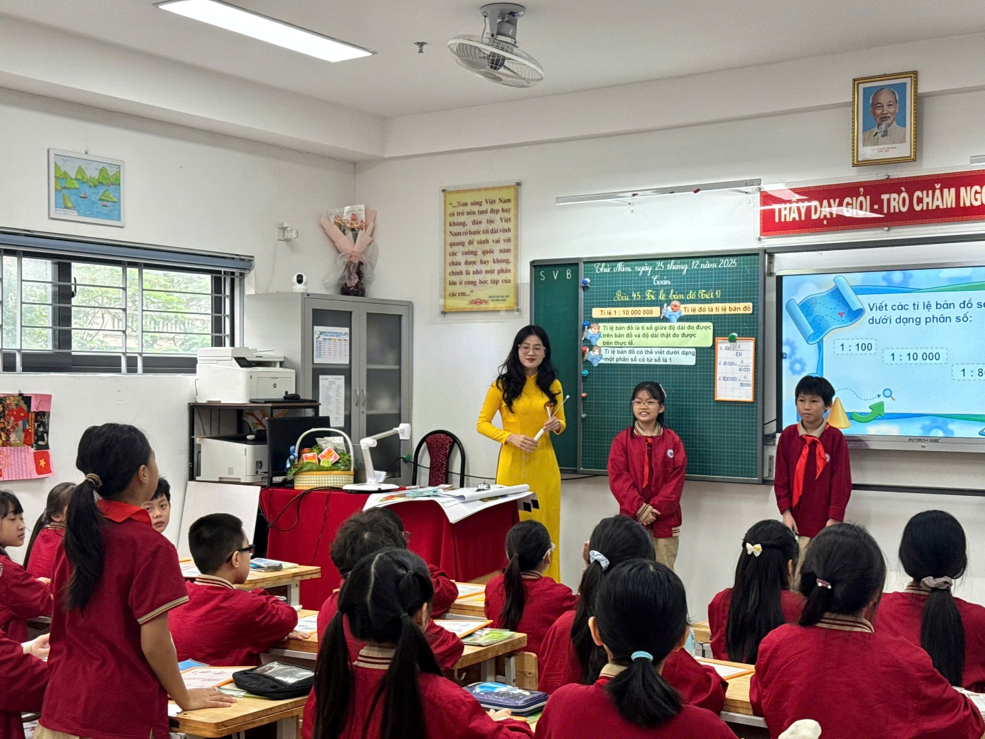 A person standing in front of a group of children in a classroom

AI-generated content may be incorrect.