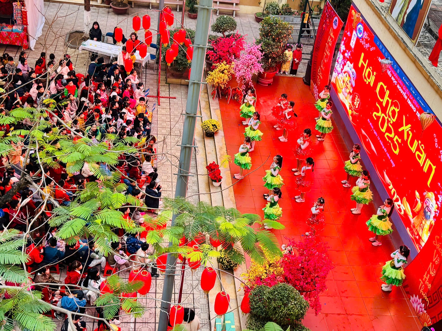 A group of people on a street

Description automatically generated