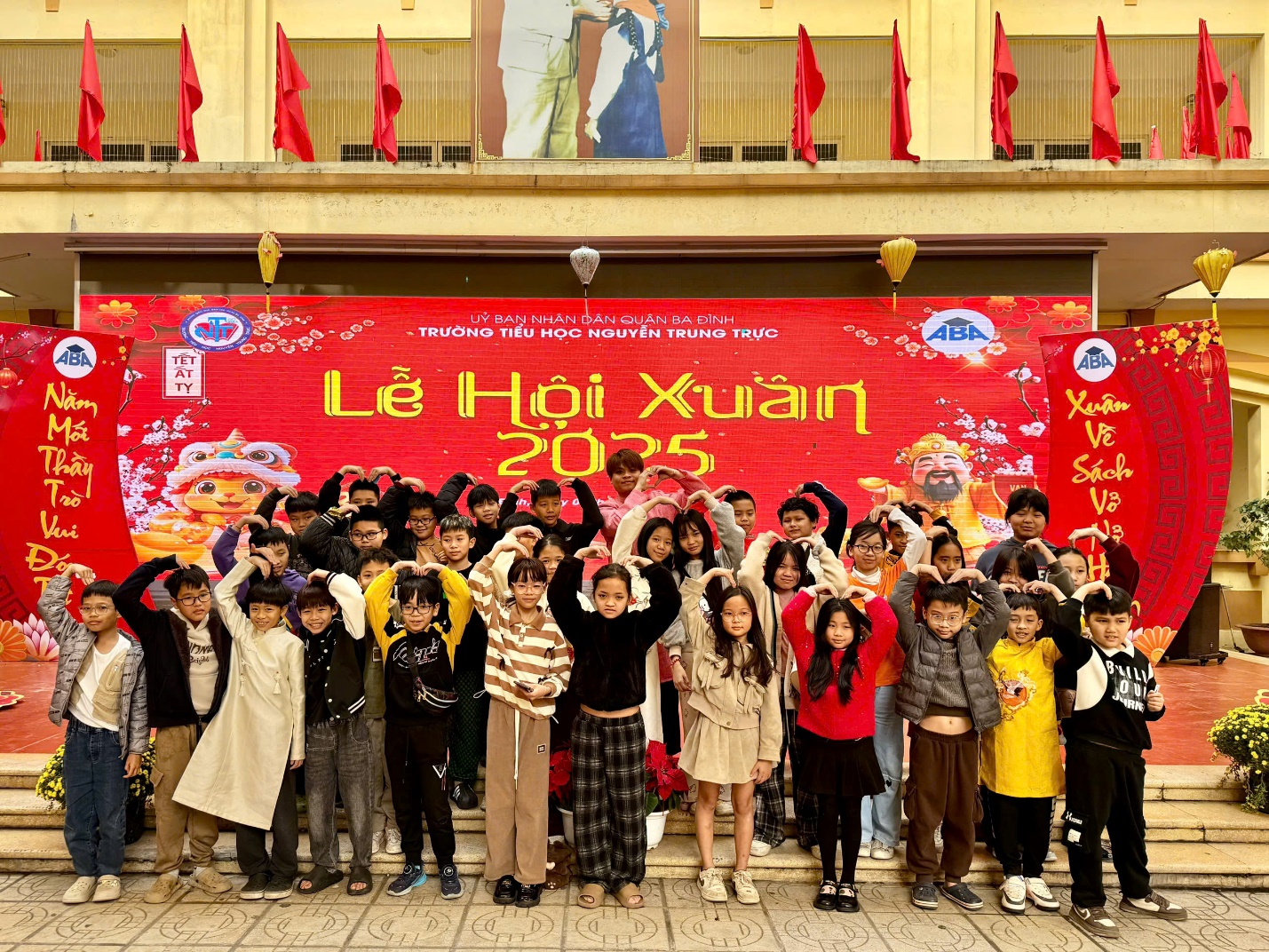 A group of children posing for a photo

Description automatically generated