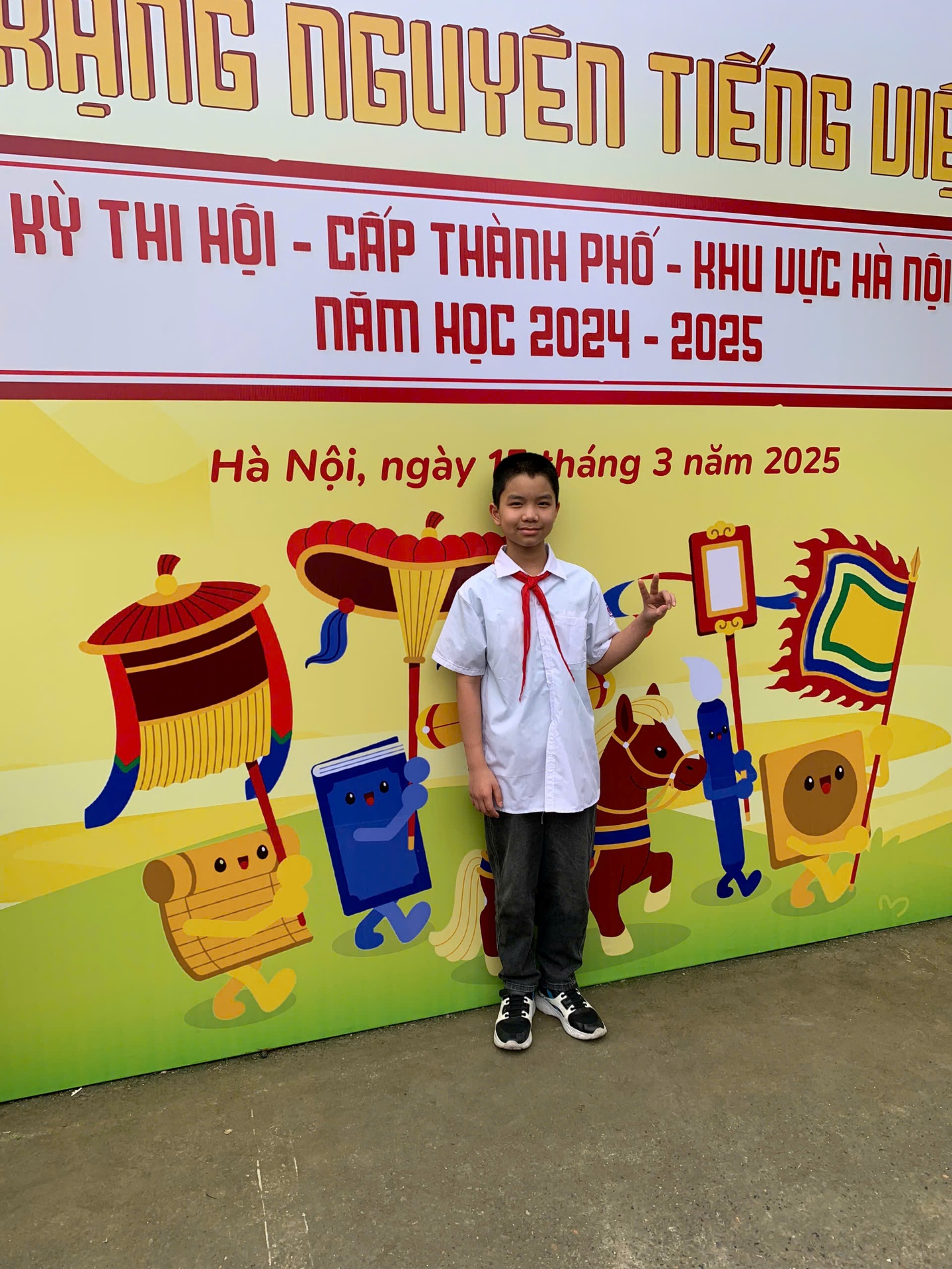 A child standing in front of a sign

AI-generated content may be incorrect.