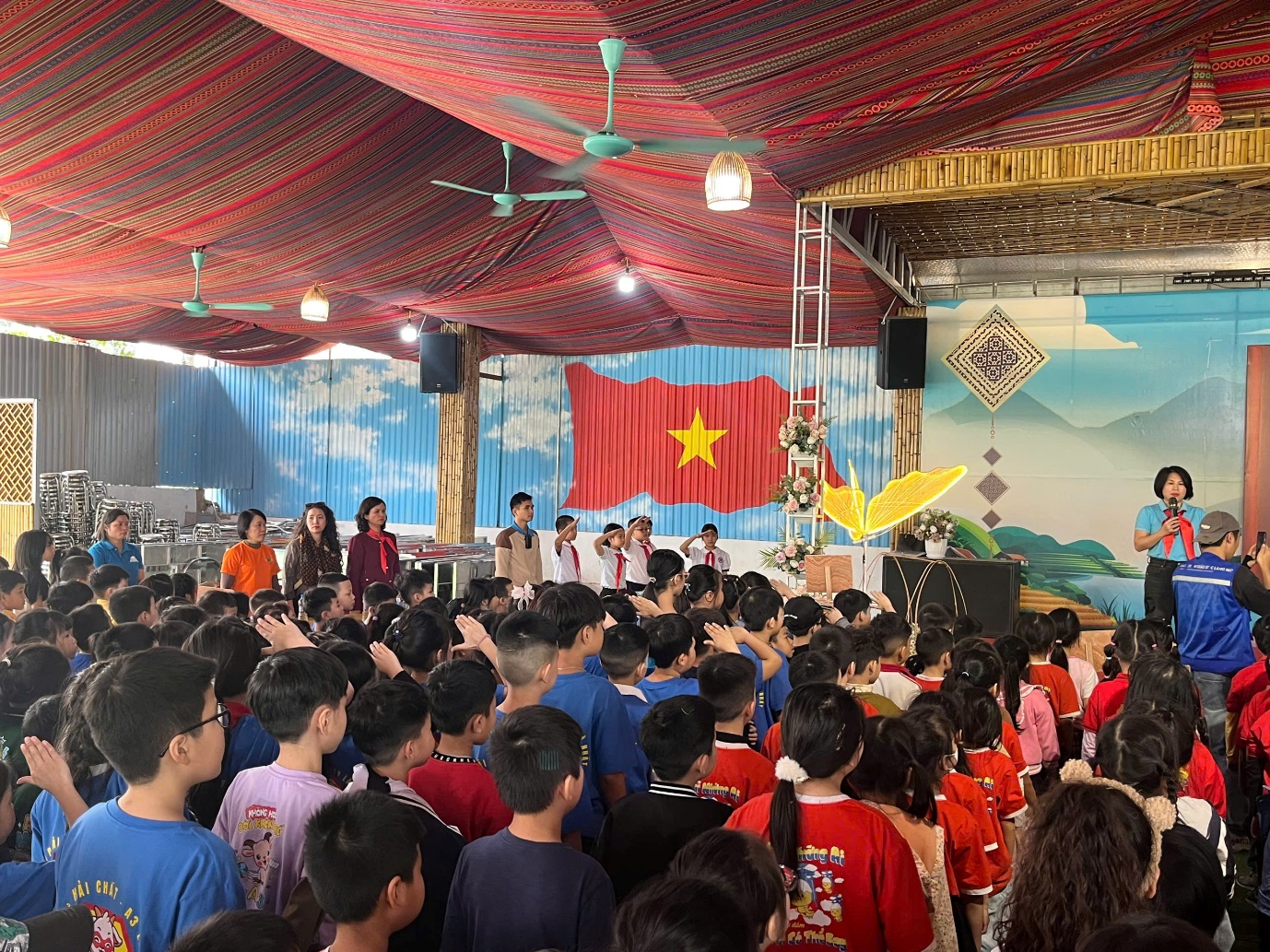 A group of children in a room
AI-generated content may be incorrect.