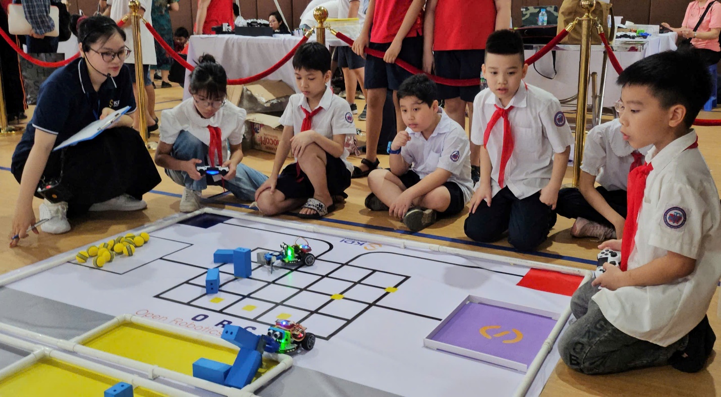 A group of children playing a game

AI-generated content may be incorrect.