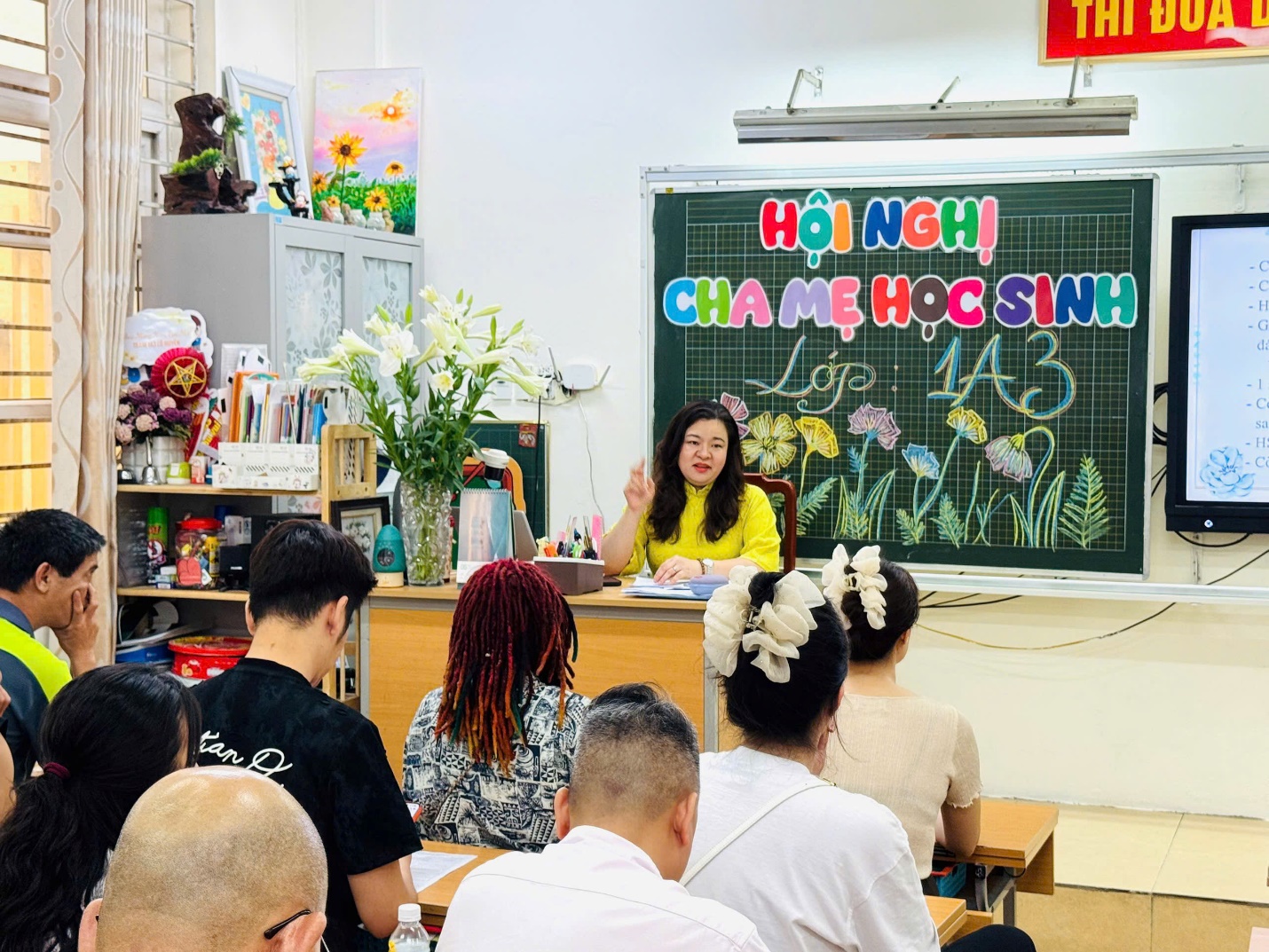 A person in a classroom

AI-generated content may be incorrect.