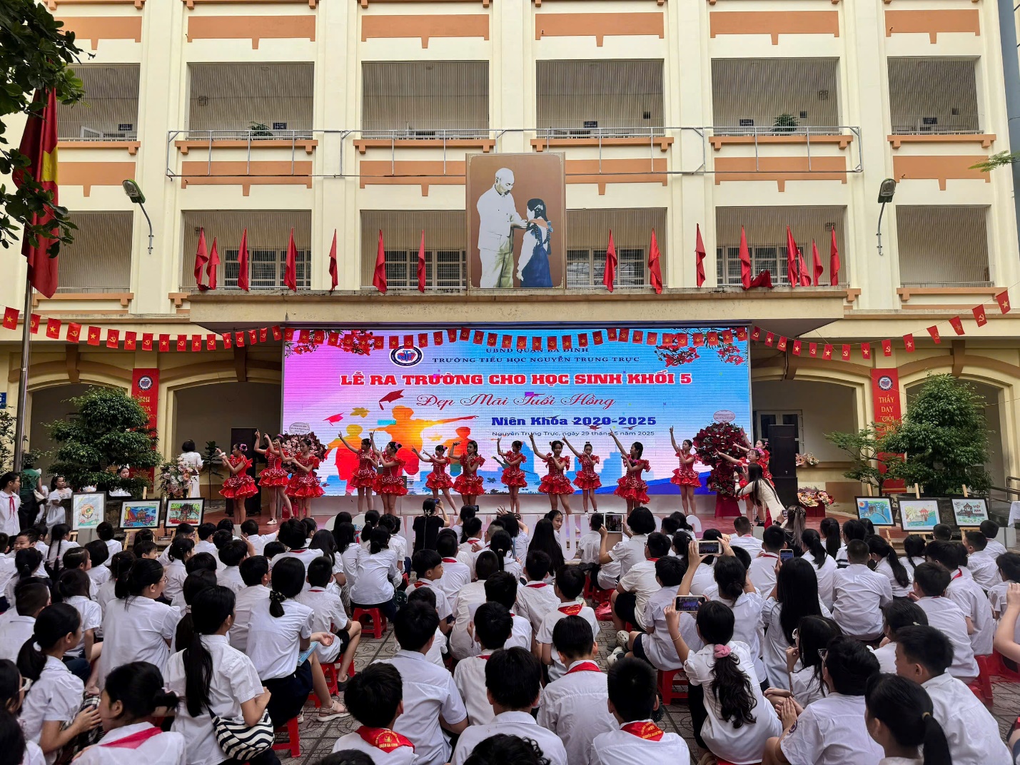 A group of people in white shirts

AI-generated content may be incorrect.