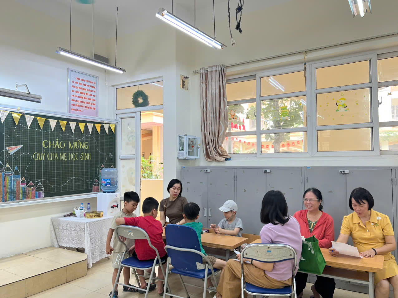 A group of people sitting at desks in a classroom

AI-generated content may be incorrect.