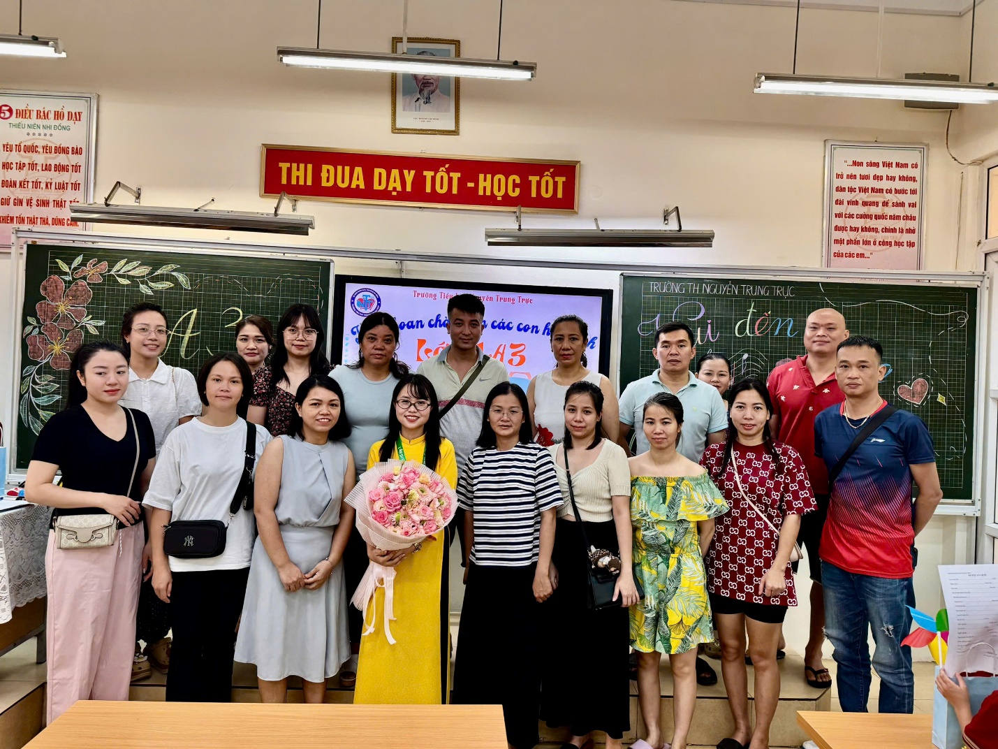 A group of people posing for a photo

AI-generated content may be incorrect.