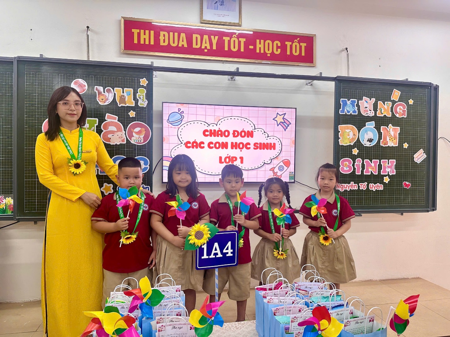 A group of children posing for a photo

AI-generated content may be incorrect.