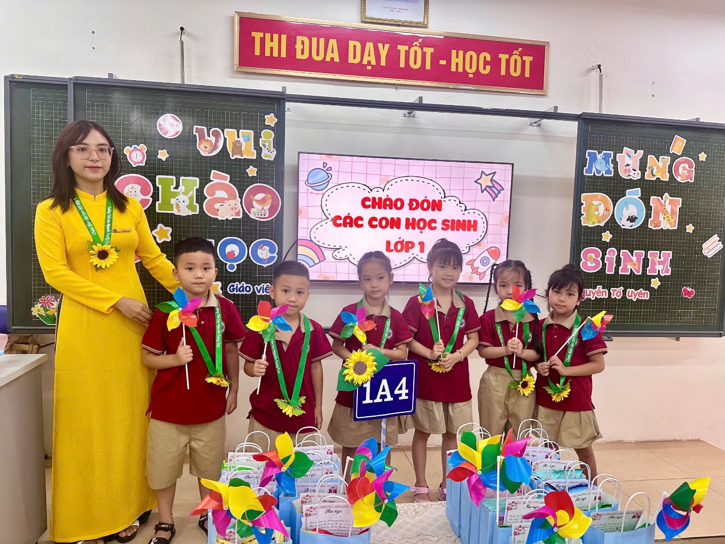 A group of children posing for a photo

AI-generated content may be incorrect.