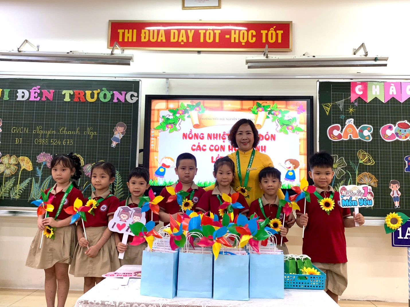 A group of children and a teacher in a classroom

AI-generated content may be incorrect.