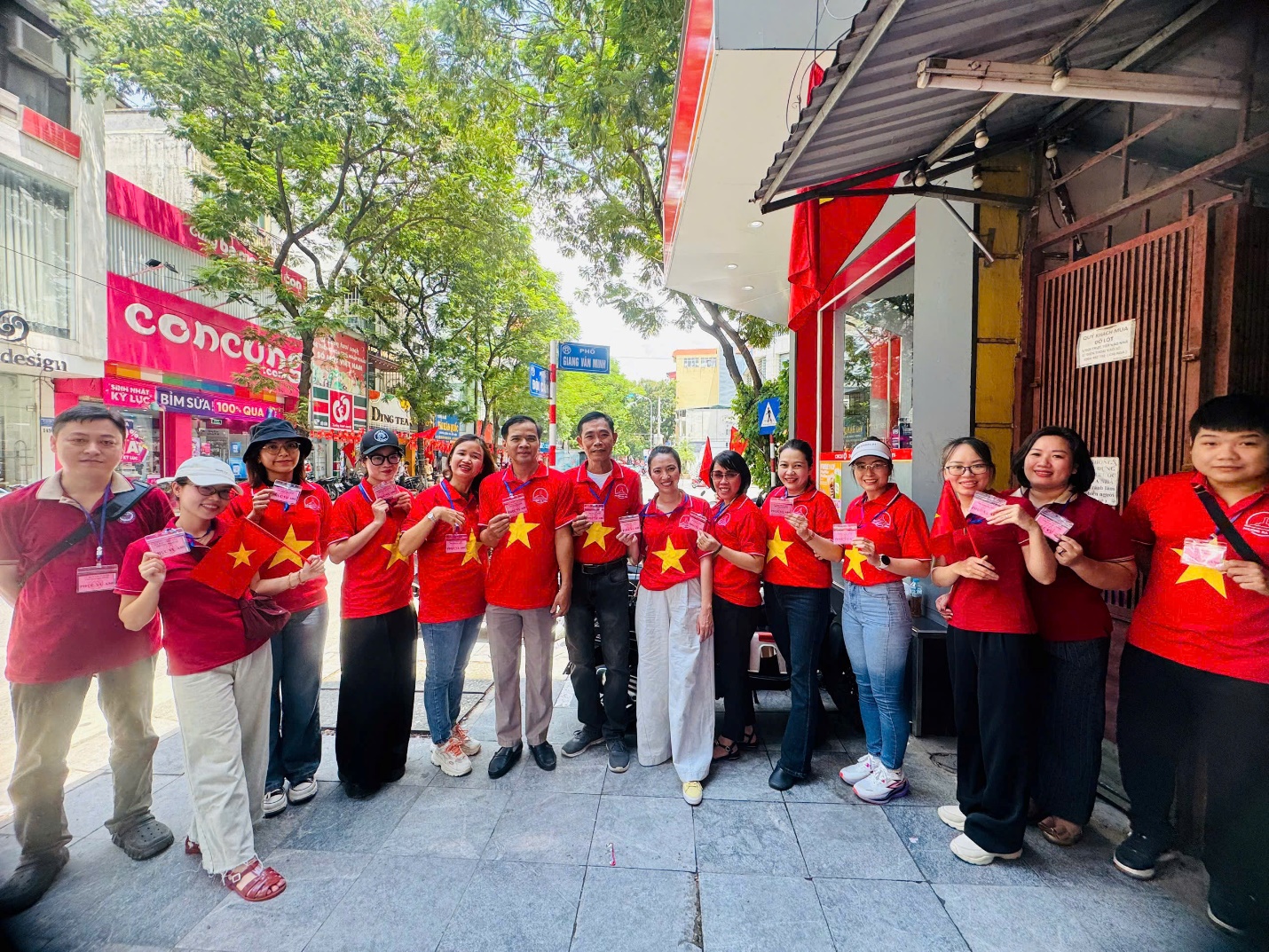 A group of people posing for a photo
AI-generated content may be incorrect.