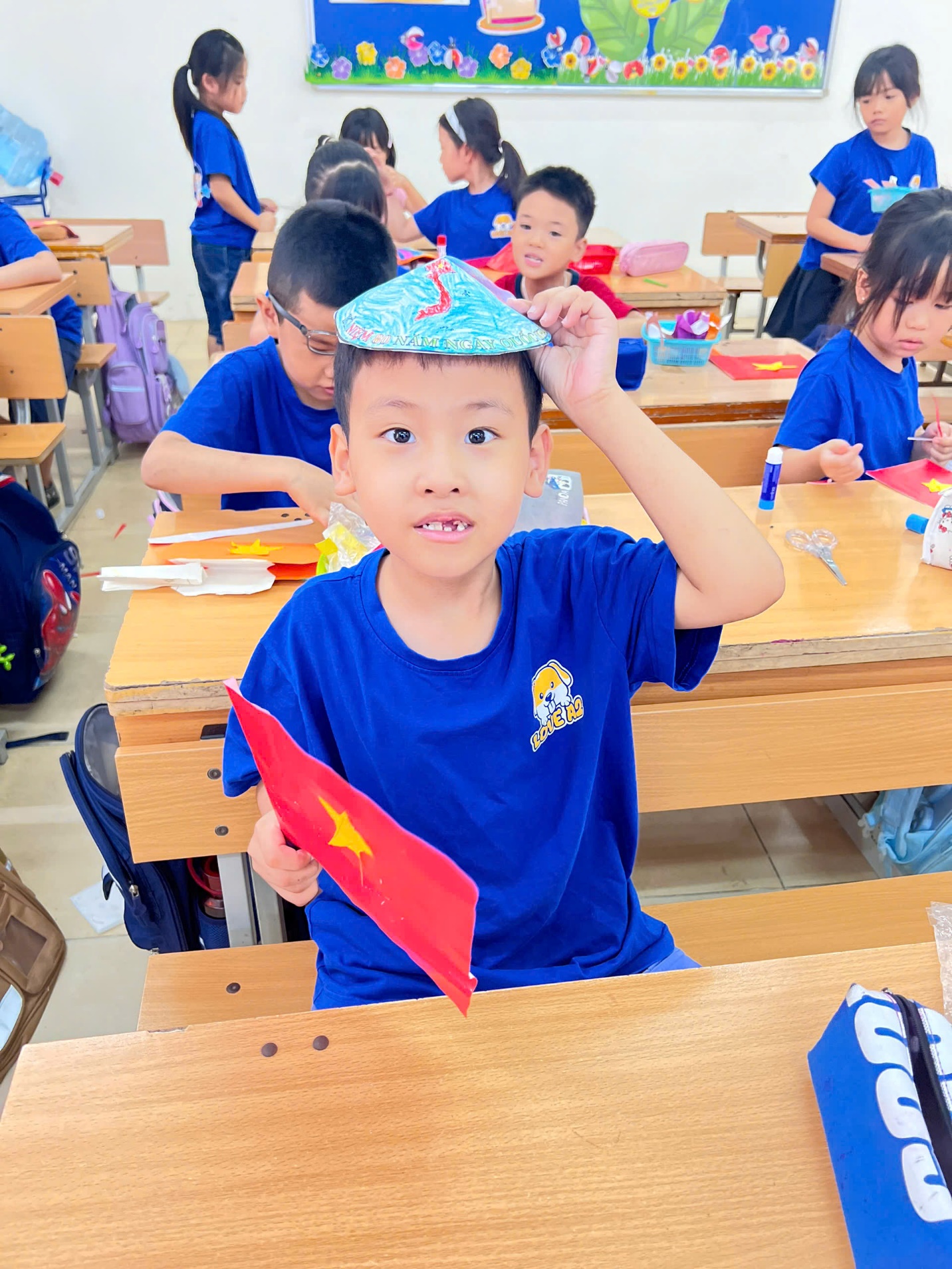 A child wearing a hat and holding a flag

AI-generated content may be incorrect.