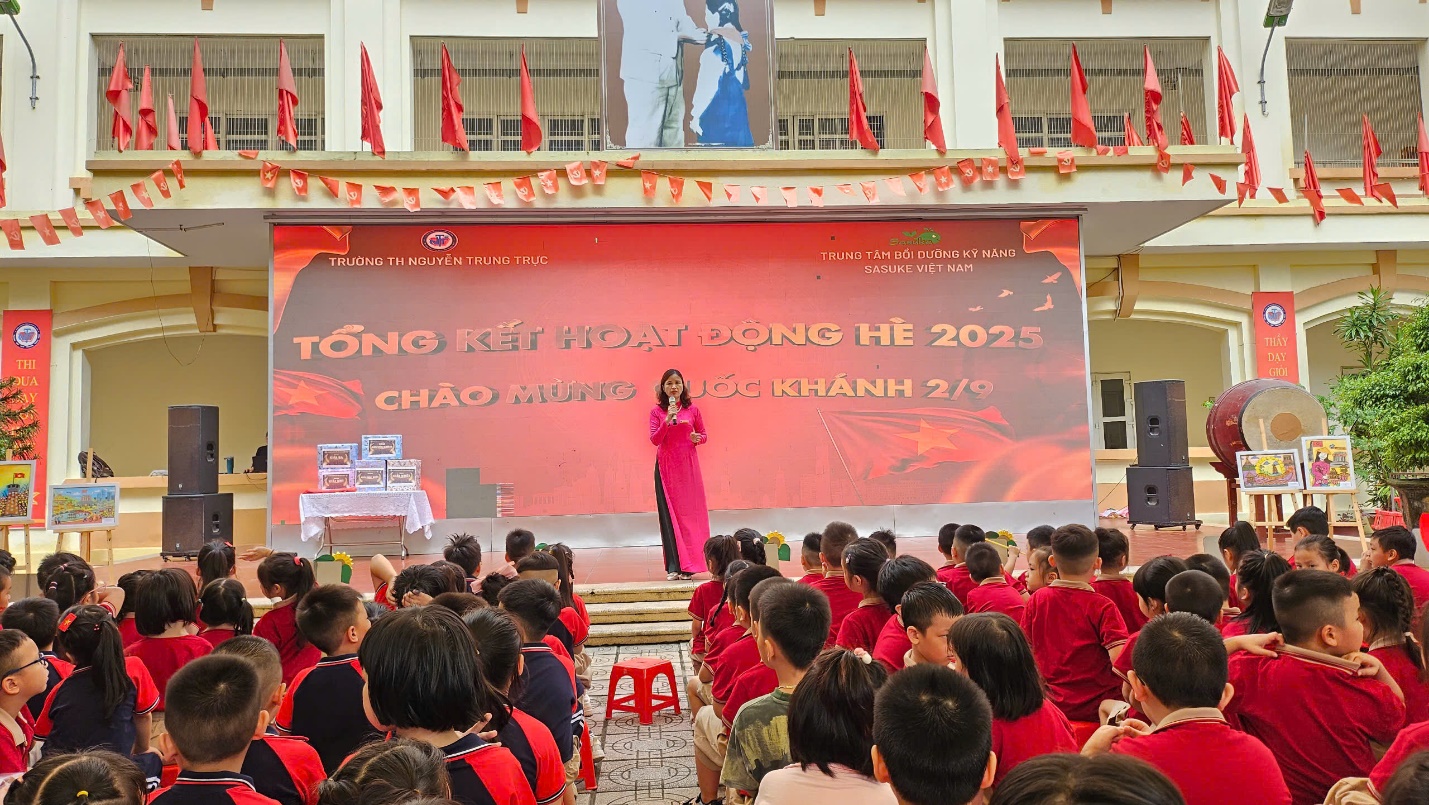 A person in a red dress standing on a stage with a crowd of people

AI-generated content may be incorrect.