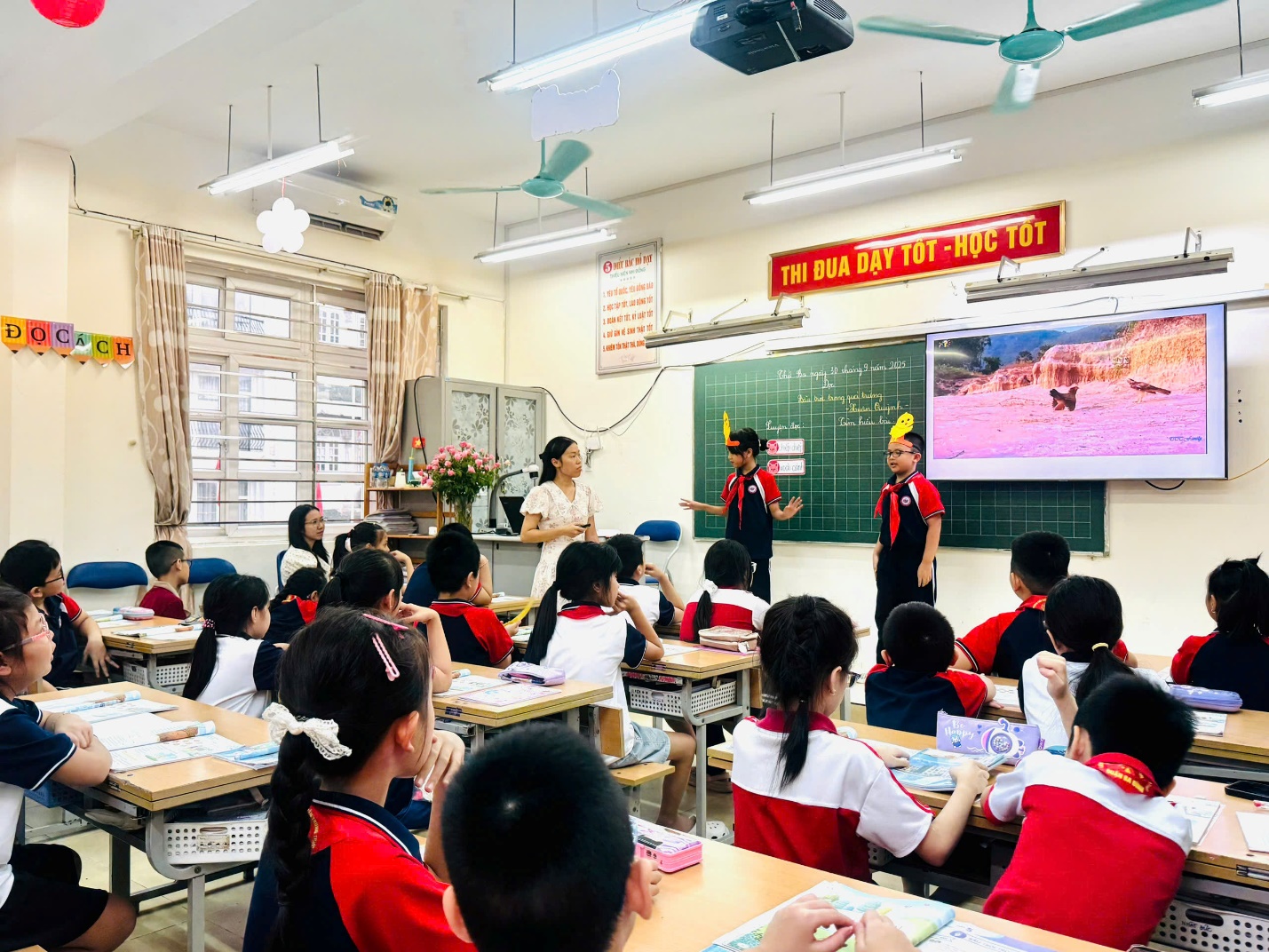 A group of children in a classroom

AI-generated content may be incorrect.