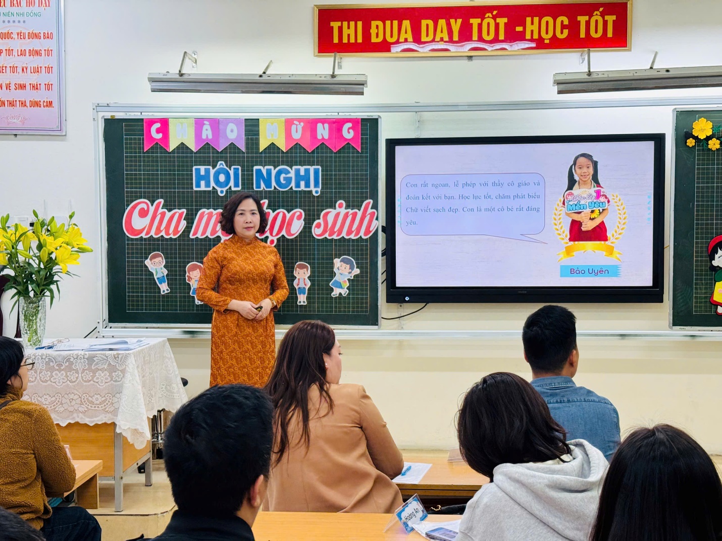 A person standing in front of a classroom

AI-generated content may be incorrect.