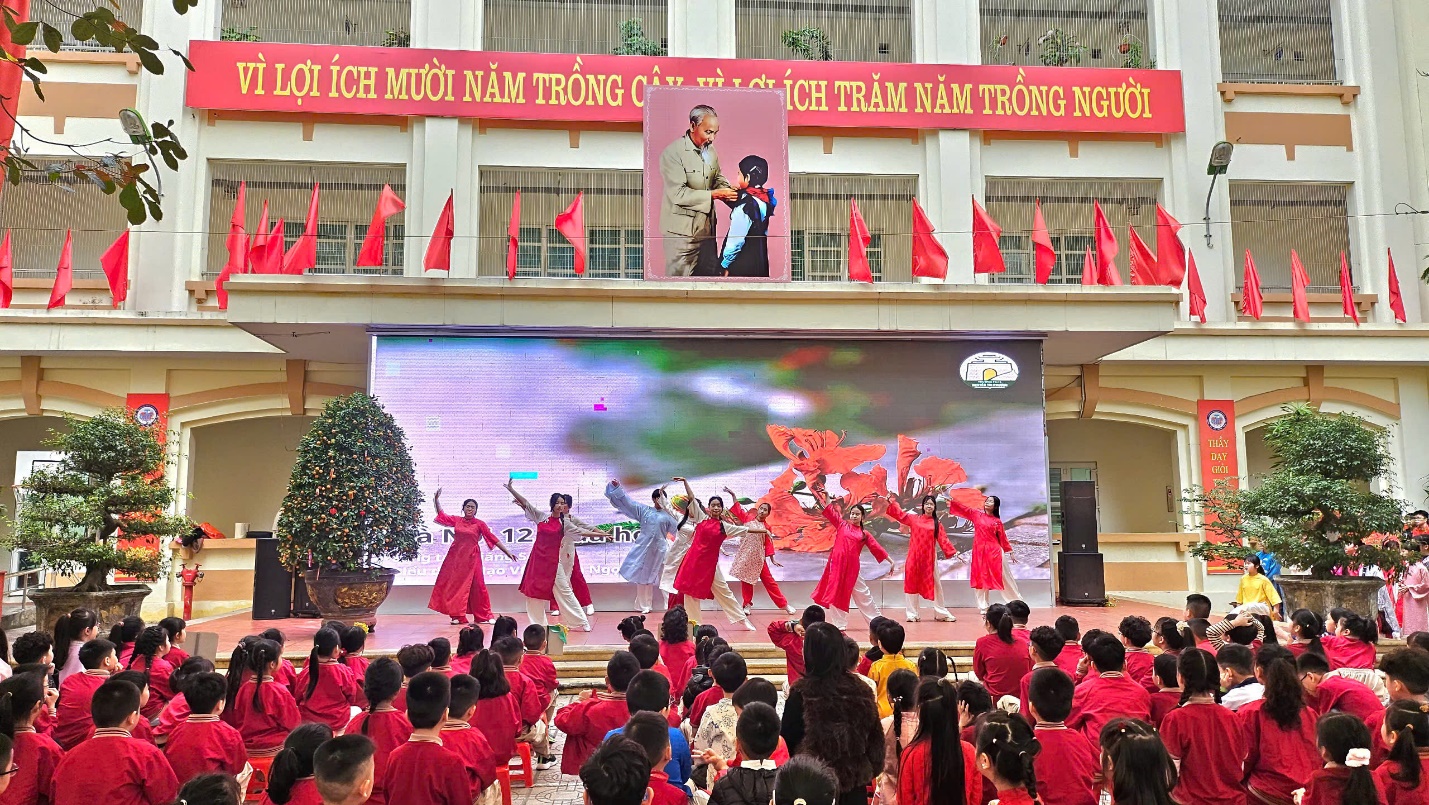 A group of people in red dresses performing on a stage

AI-generated content may be incorrect.