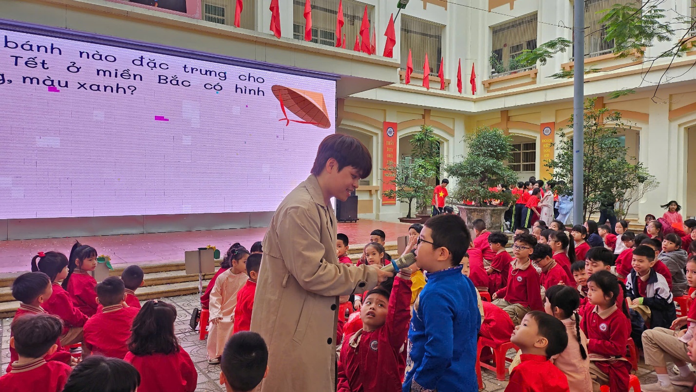 A person standing in front of a group of children

AI-generated content may be incorrect.